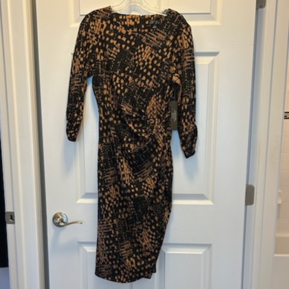 Tahari Ruched Sheath Dress – Size 8 NWT - Picture 2 of 9